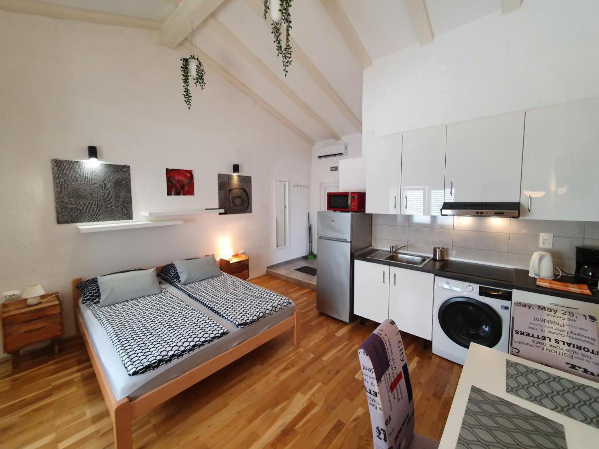 Villa Carmen Draga Bascanska Экстерьер фото